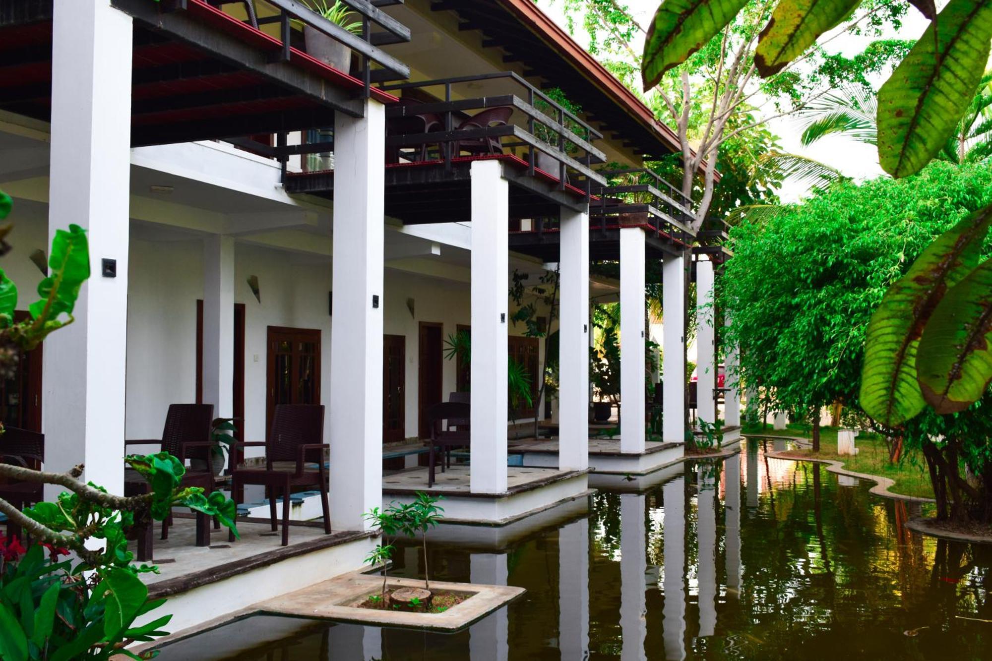 Hotel Green Garden Trincomalee Extérieur photo